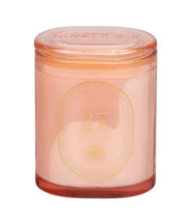 A seductive blend of ripe berries and opulent florals, draped in a warm veil of vanilla, musk, and amber candle
